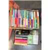 Image 1 : BOX AND TRAY OF DANIELLE STEELE BOOKS