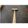 Image 1 : NEW PUSH BROOM