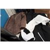 Image 2 : TOTE OF JACKETS