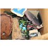 Image 4 : BOX OF TERRARIUM ITEMS