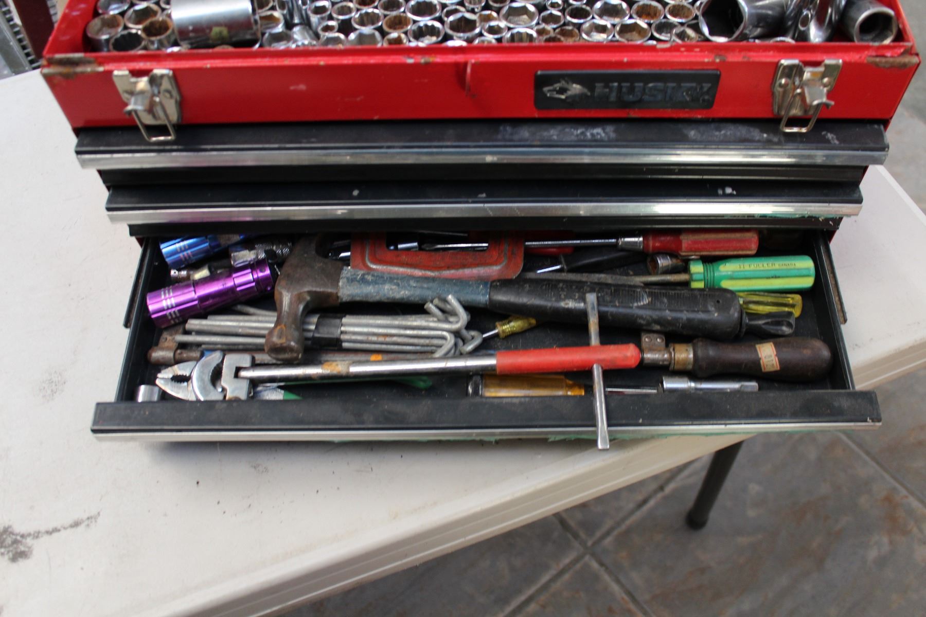 RED HUSKY TOOLBOX WITH CONTENTS