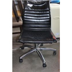 ROLLING GAS LIFT OFFICE CHAIR