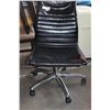 Image 1 : ROLLING GAS LIFT OFFICE CHAIR