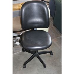 ROLLING GAS LIFT OFFICE CHAIR