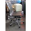Image 2 : ROLLING GAS LIFT OFFICE CHAIR
