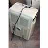 Image 2 : PORTABLE AIR CONDITIONER