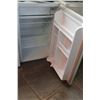 Image 2 : WHITE DANBY BAR FRIDGE