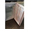 Image 2 : WHITE MAGIC CHEF BAR FRIDGE