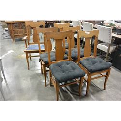 ANTIQUE TIGER OAK DINING TABLE WITH FOUR LEAFS AND SIX T-BACK CHAIRS