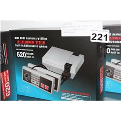 NEW NINTENDO MINI WITH 620 BUILT IN GAMES WITH 2 CONTROLLERS