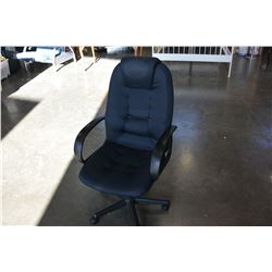 BLACK OFFICE CHAIR