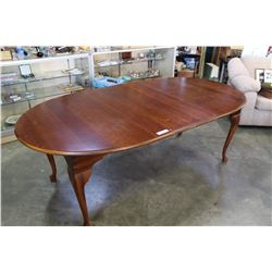 OVAL DINING TABLE WITH LEAF