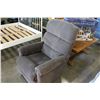 Image 1 : FABRIC LAZYBOY RECLINER