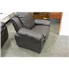 Image 2 : LEATHER ARMCHAIR