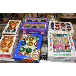 BOX OF VINTAGE CHRISTMAS DECORATION