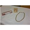 Image 1 : 18KT PLATED GOLD CHAIN AND GOLD TONE BRACELET