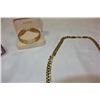 Image 2 : 18KT PLATED GOLD CHAIN AND GOLD TONE BRACELET