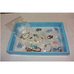 TRAY OF JEWELLRY