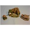 Image 1 : THREE LILLIPUT LANE COLLECTIBLE HOUSES