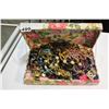 Image 1 : JEWELERY BOX WITH CONTENTS