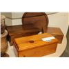 Image 2 : LOT OF WOOD ITEMS THREE BOXES MORTER AND PESTLE ETC