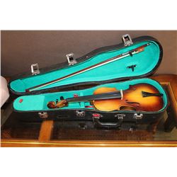 LARK VIOLIN AND BOW