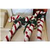 Image 3 : LOT OF CHRISTMAS CANDY CANES
