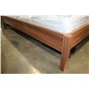 Image 2 : MODERN KINGSIZE IKEA BEDFRAME