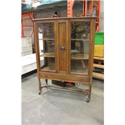 ANTIQUE 2 DOOR DISPLAY CABINET ON CASTORS