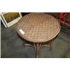 Image 1 : WICKER COFFEE TABLE
