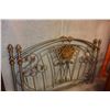 Image 4 : QUEENSIZE METAL HEADBOARD AND FOOTBOARD