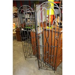 METAL TEALIGHT HOLDER DIVIDER WALL