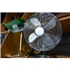 Image 3 : BANKERS LAMP AND TABLE FAN