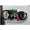 Image 1 : 2 HEADPHONES NINTENDO DS AND VIDEOGAME CONTROLLERS