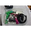 Image 2 : 2 HEADPHONES NINTENDO DS AND VIDEOGAME CONTROLLERS