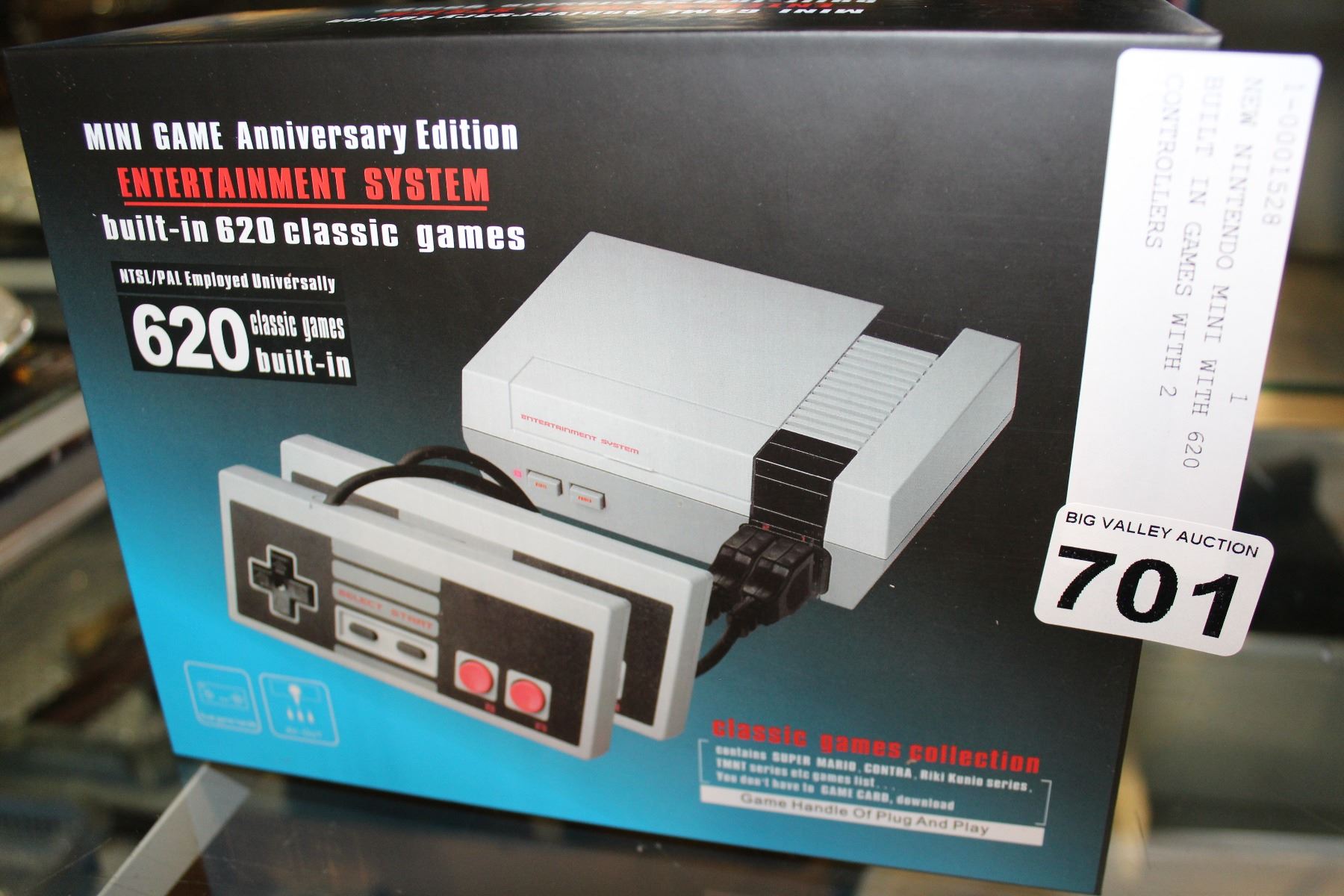 NEW NINTENDO MINI WITH 620 BUILT IN GAMES WITH 2 CONTROLLERS