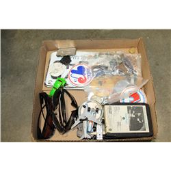 TRAY OF COLLECTIBLES AND STONES