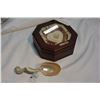 Image 1 : MOTHER OF PEARL CAVIAR SPOON AND SMALL JEWELERY BOX
