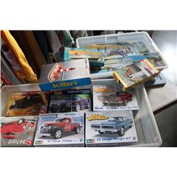 2 TOTES OF MODEL CARS AND PLANES