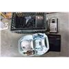 Image 1 : TOTE OF ELECTRONICS AND TABLET