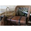 Image 2 : WICKER PICNIC BASKET AND WALL ART CANDLE HOLDER AND DECORATIVE TRUNK