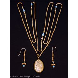 Gangs of New York Jenny (Cameron Diaz) Screen Worn Locket and Earrings Movie Props