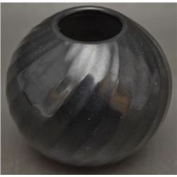 SANTA CLARA POTTERY VASE (GUTIERREZ)