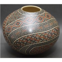MATA ORTIZ POTTERY SEED JAR (SILVEIERA)