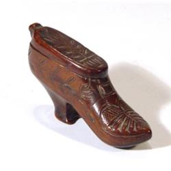 Carved Victorian treen shoe snuff box carv…