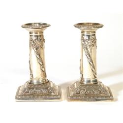 Pair of acorn design floral based square c…