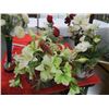 Image 2 : 5 VASES WITH ARTIFICIAL FLOWERS