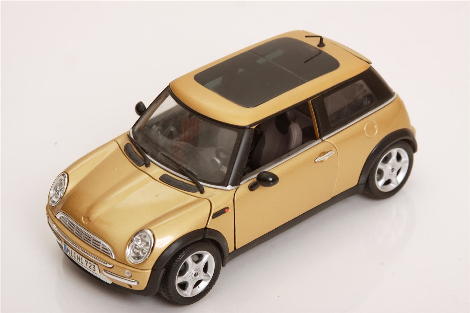 maisto mini cooper 1 18