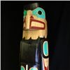 Image 3 : DARREN YELTON, 10' TALL TOTEM POLE OF A BALD EAGLE STANDING ON A KILLER WHALE, MADE FROM 300 YEAR