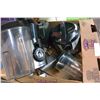 Image 1 : TRAY OF KITCHEN APPLIANCES